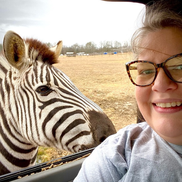 Meet your Posher, Stephanie - Picture 2 of 7